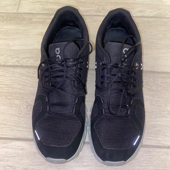 On cloud sneakers - Picture 1 of 8